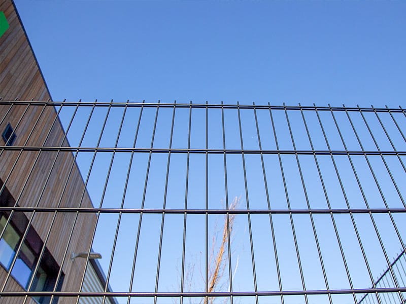 Doppelte Maschendrahtzäune: Ästhetik trifft auf unübertroffene Sicherheit