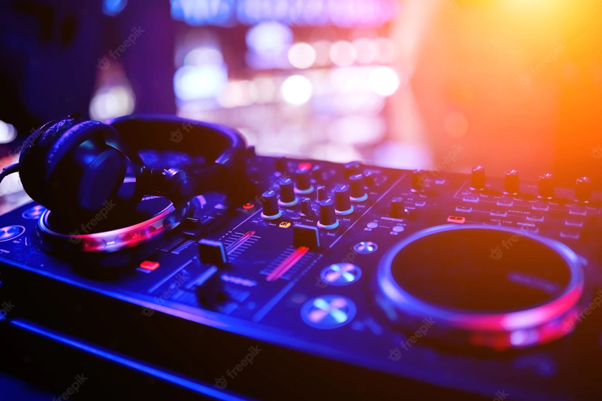 After-Work-Momente, die Berlin bewegen, als Teamevent und exklusiv für geschlossene Guppen für 20 bis 120 Personen in der Eventlocation Vivont Berlin